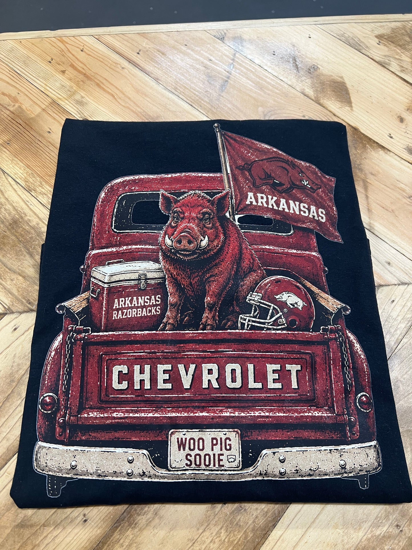 RAZORBACK IN RED TRUCK - DTF TRANSFER