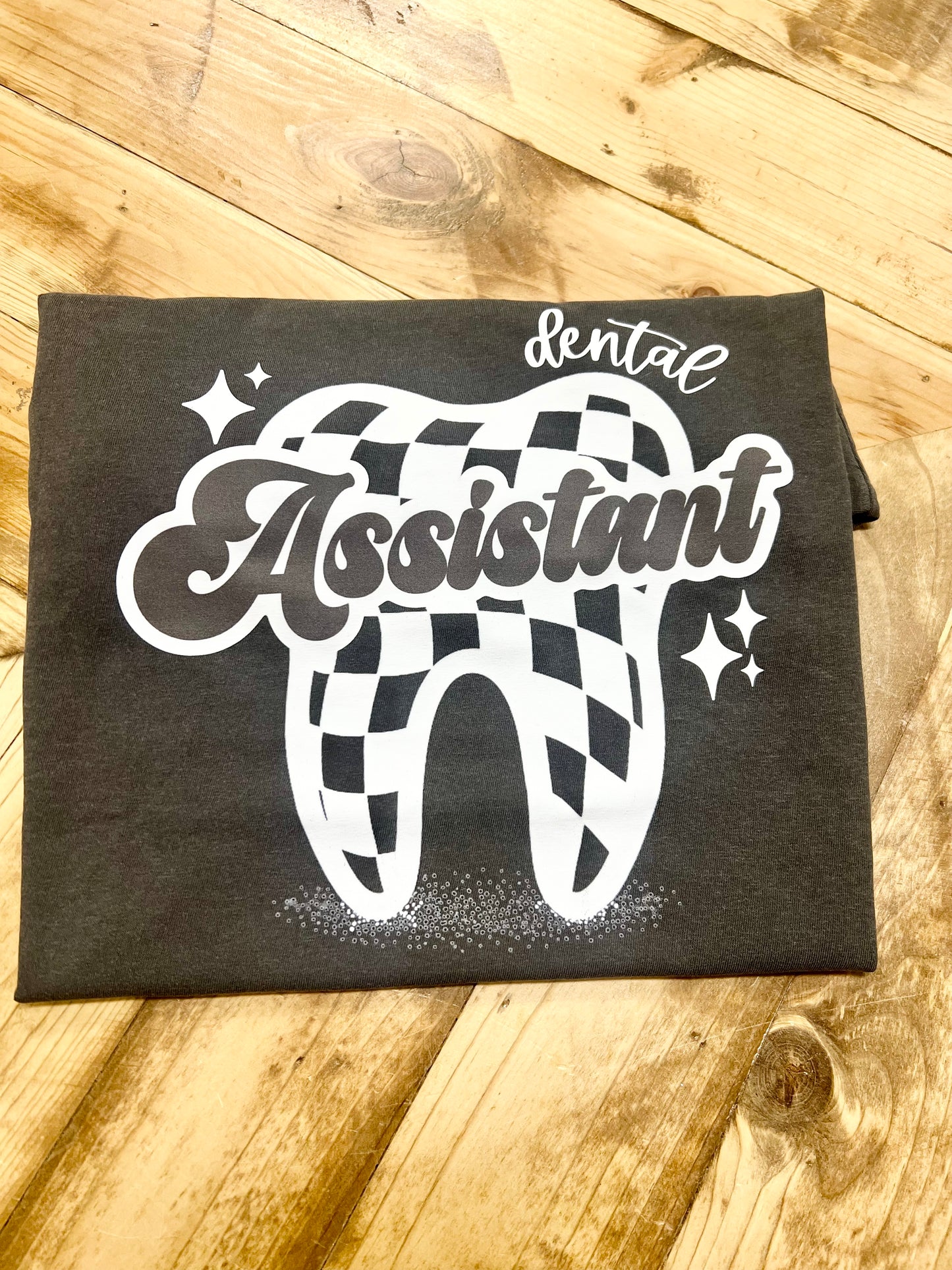 CHECKERED TOOTH DENTAL ASSISTANT - DTF TRANSFER